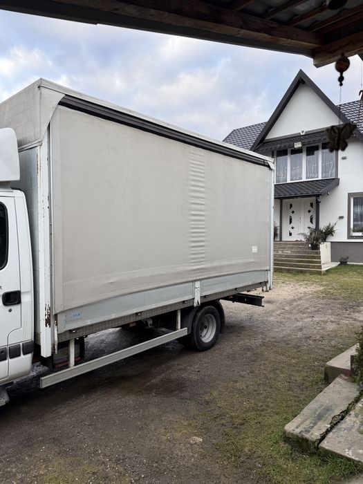 Bena cu prelata pe perdea si tavan decopertabil