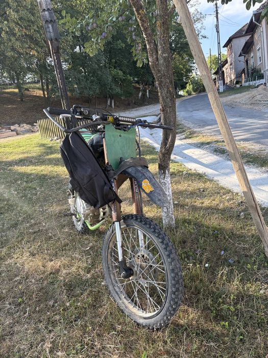 Vând cross 150cc