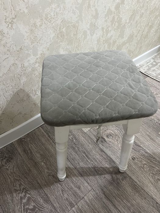 Продам 4 табурета в хорошем состоянии