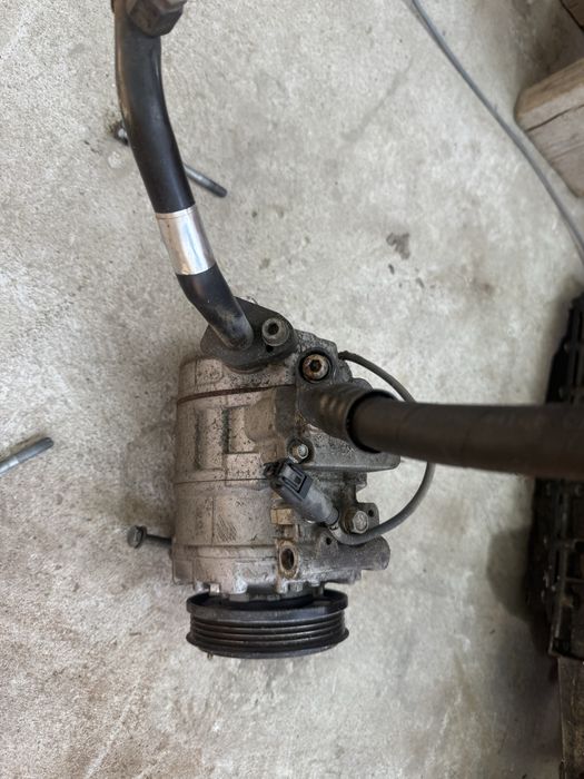 Компрессор кондиционера BMW Е60 Е61 Е65