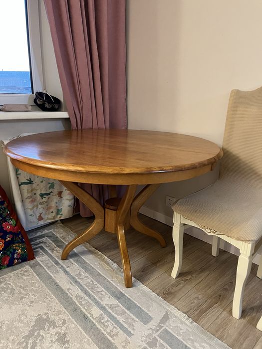 Стол в хорошем состояний