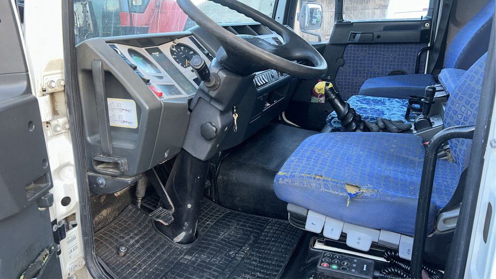 Camion 7,5 tone MAN LE 8220