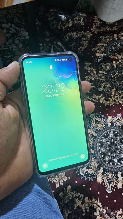 Samsung s 10 e 128 gb xotira 6 gb ram