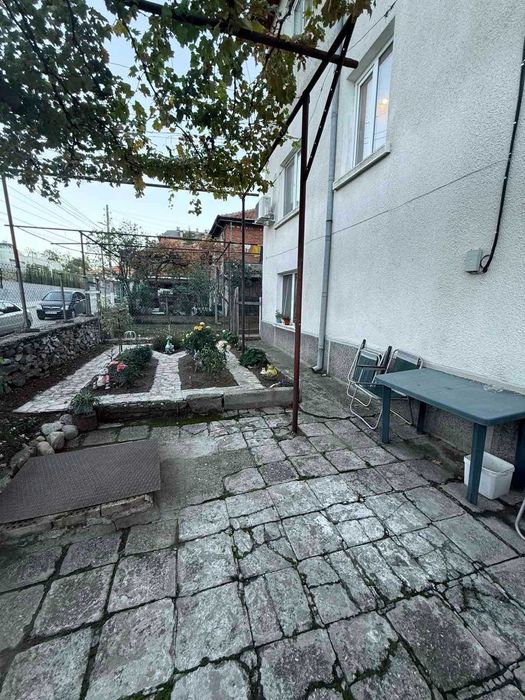 Два етажа от къща - град Асеновград