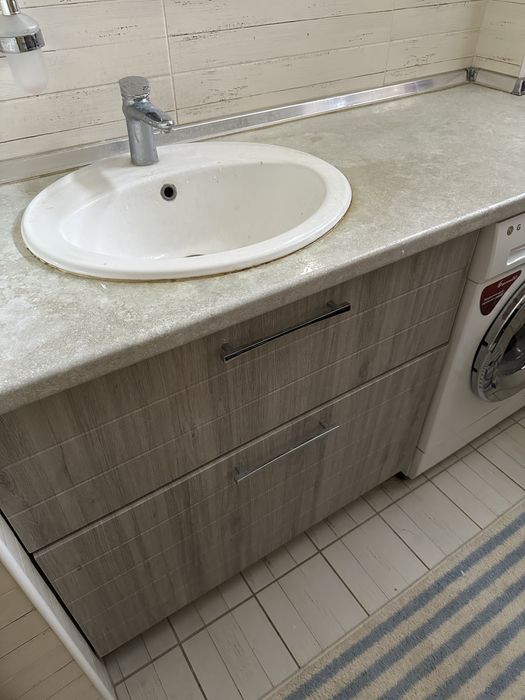 Продам шкаф в ванную комнату