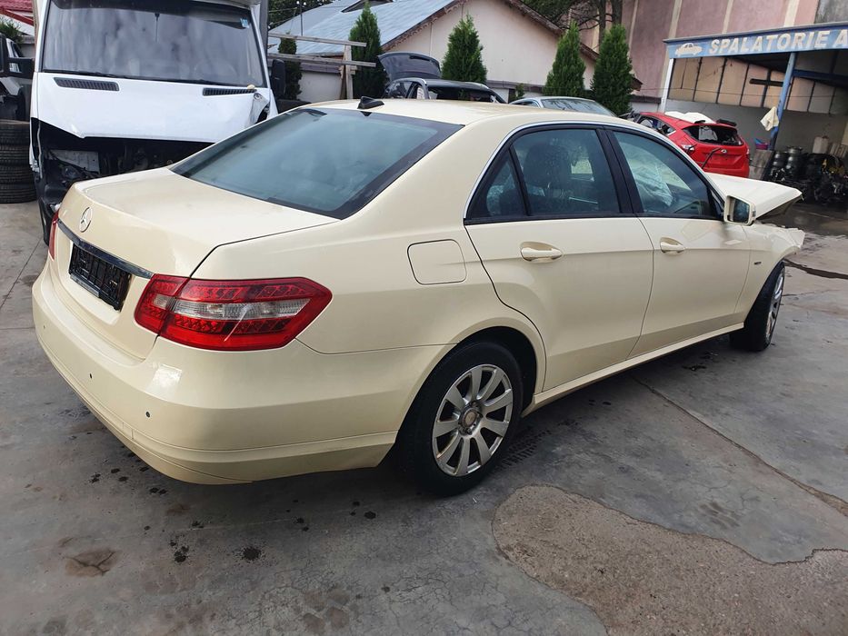 Dezmembram Mercedes W212 E200-E220 2009-2016
