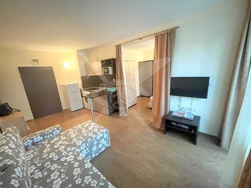 Продава се Двустаен апартамент в Бургас, Сарафово - 49 кв.м за 1429 €/кв.м - Снимка #2