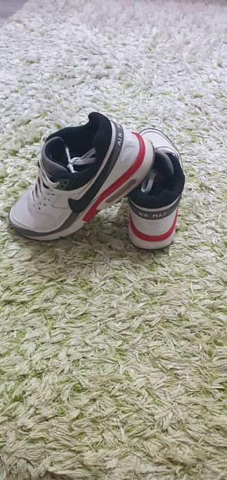 Продаются оригинальные кроссовки