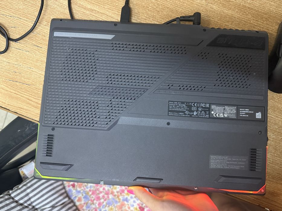 Vând ASUS ROG Strix G15 G513IC – 2.500 lei (negociabil)