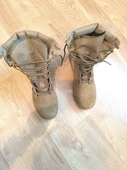 Bocanci militari .Costum combat .Centură/militară, rucsac militar comb