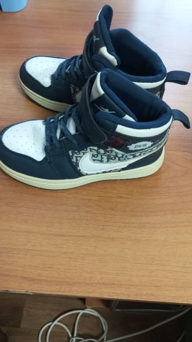 Продам ботинки и туфли на мальчика