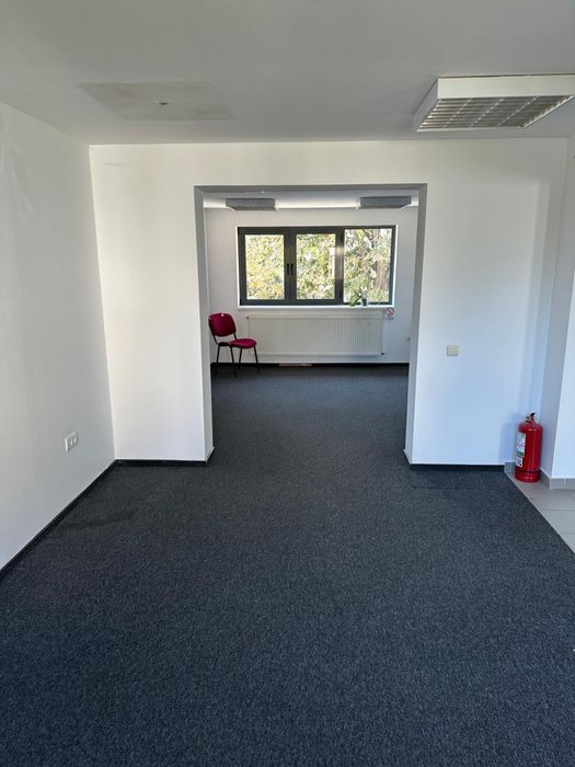 Inchiriez spatiu comercial 110 mp