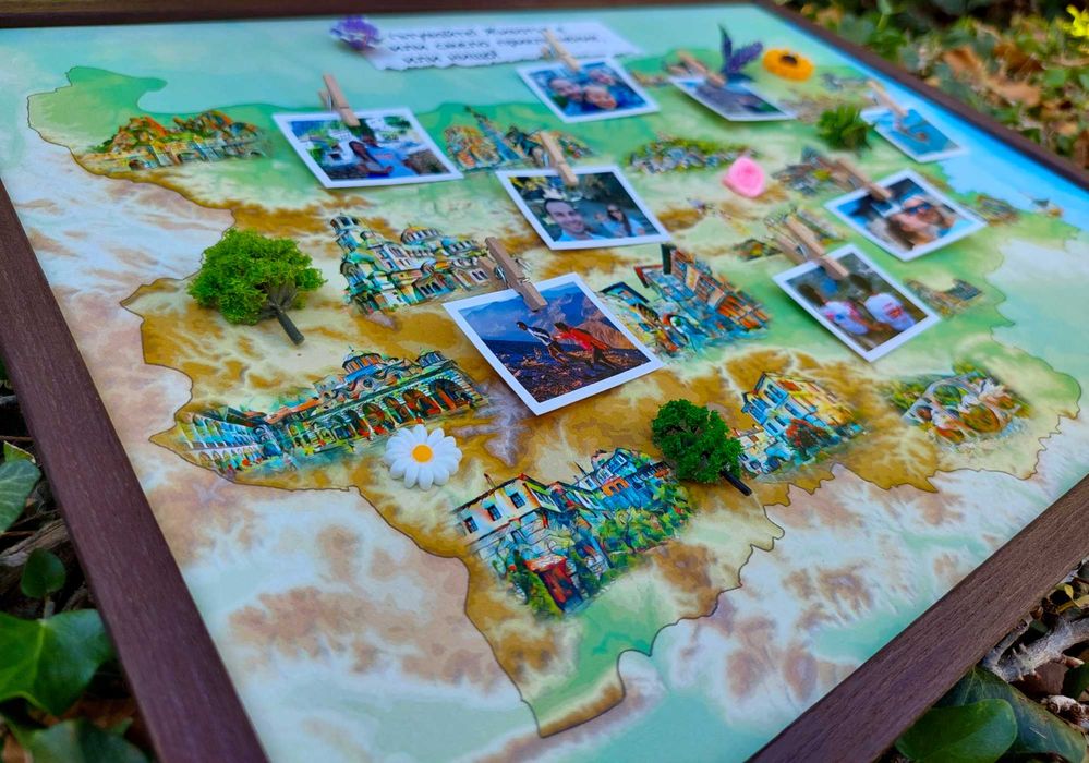 Пано-карта на България със снимки и декоративни елементи