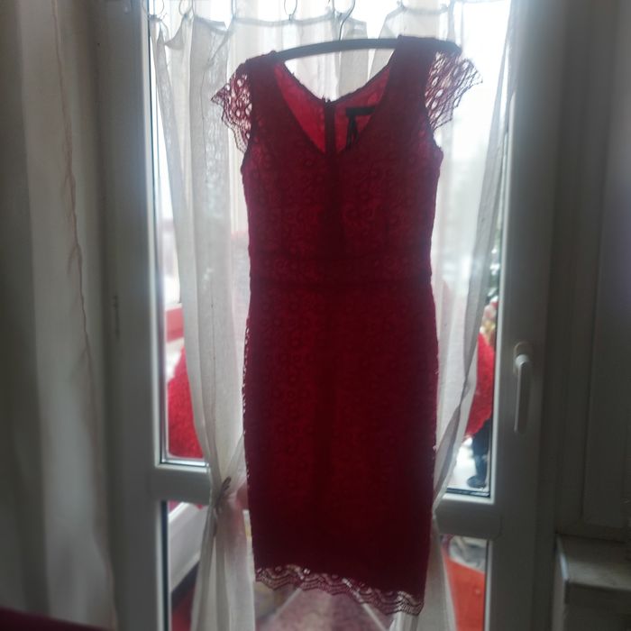 Vind rochie din dantela , marimea M