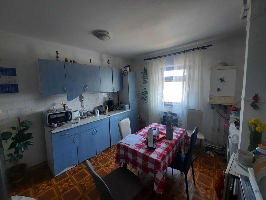 Confortabil si cu potential etaj 3 din 4 mun.Onesti