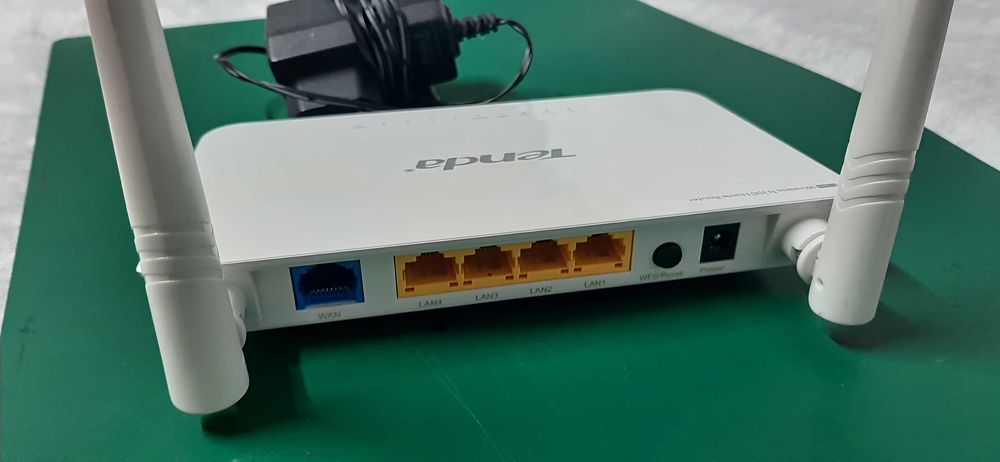 Tenda F300 Wireless Router