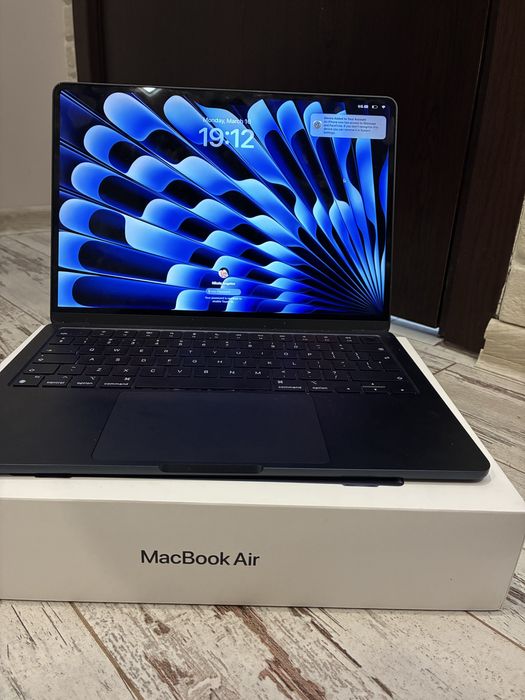 Apple MacBook Air 13 (2024)