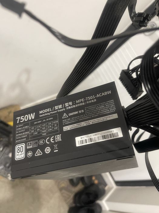 Блок питания Cooler Master на 750 ватт