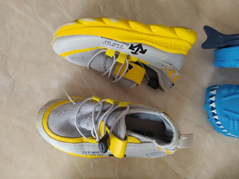 Кроссовки детские