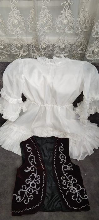 Продам бальные платья в отличном состоянии.