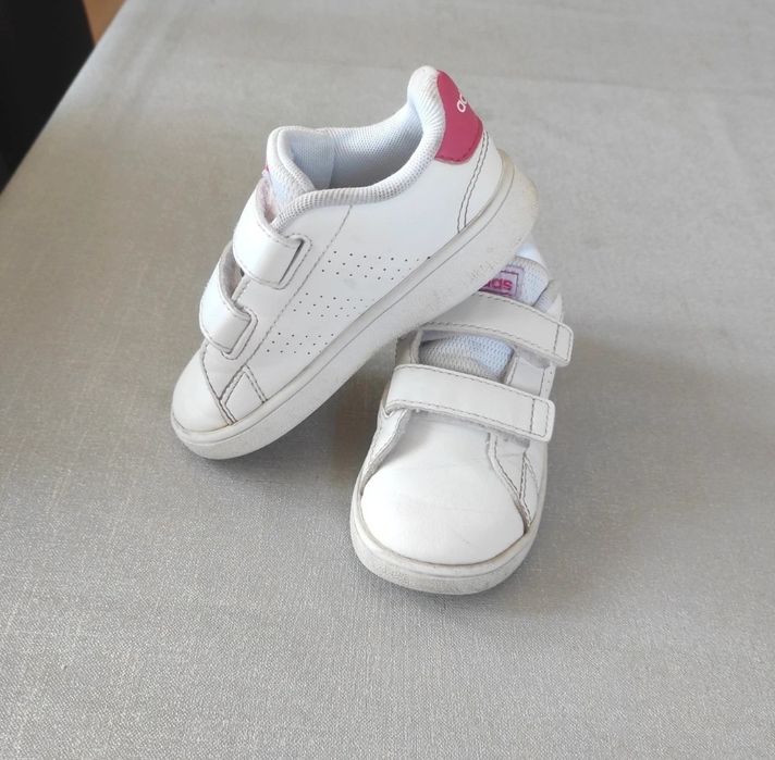 Adidasi marime 24