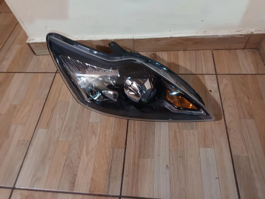 Far xenon ford focus 2 facelift