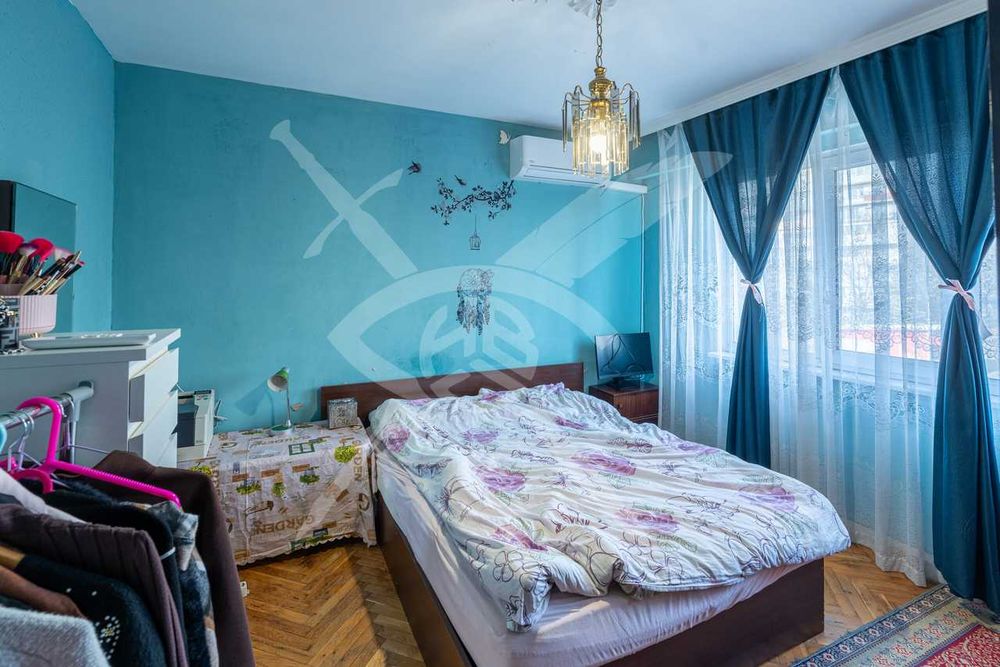 Продава се Тристаен апартамент в Варна, Цветен квартал - 65 кв.м за 1019 €/кв.м - Снимка #2