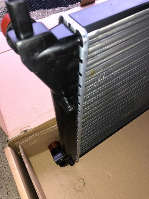 Vând radiator nou-nouț cu bon și cu factură