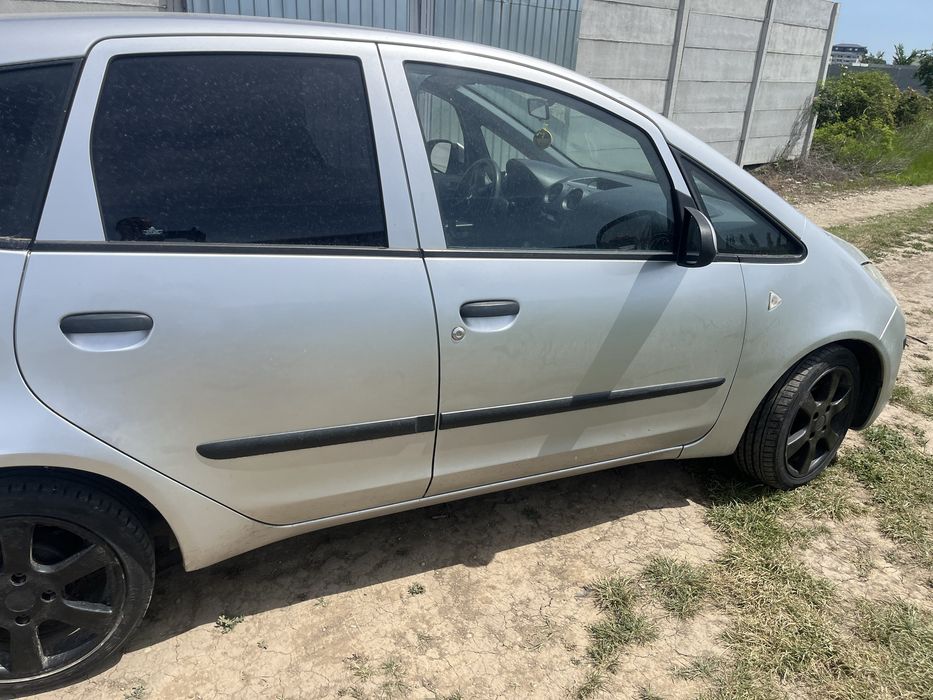 Dezmembrez Mitsubishi Colt 1.1 benzuna 2005-2009