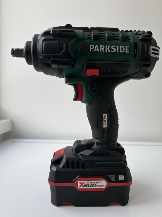 Гайковерт Parkside със зарядно и батерия