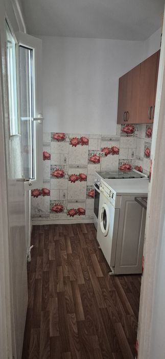 Închiriez garsonieră