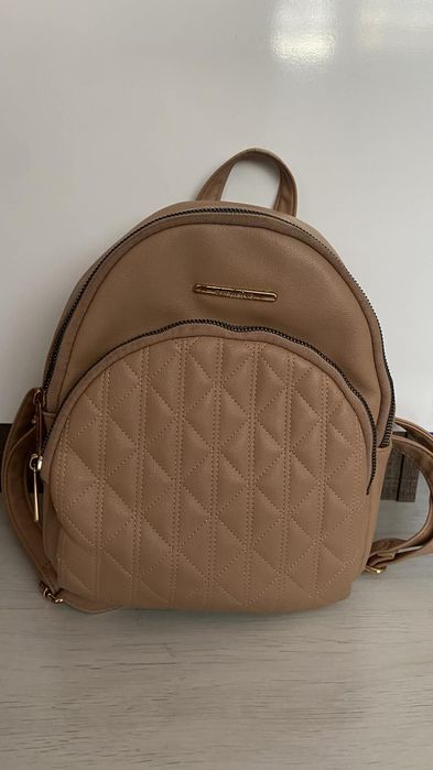 4 броя дамски раници