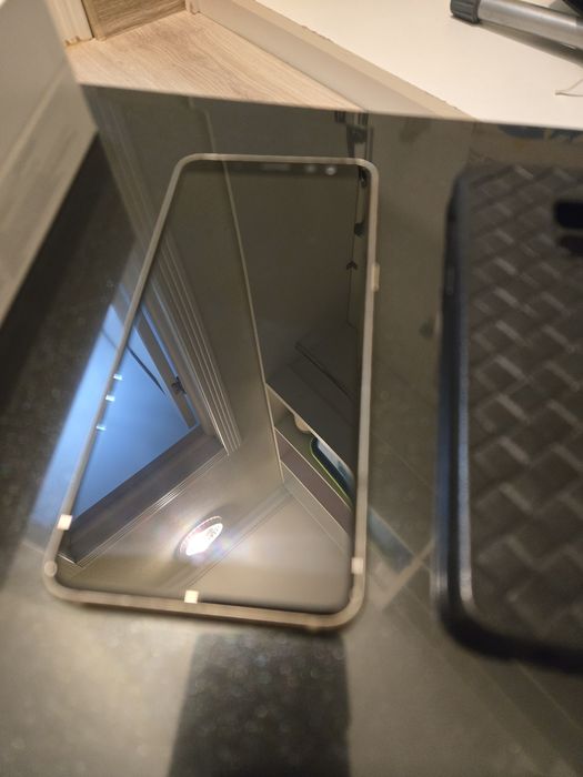 Продам Samsung Galaxy A8 в идеале