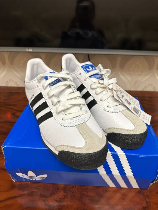 Продаю новые кроссовки