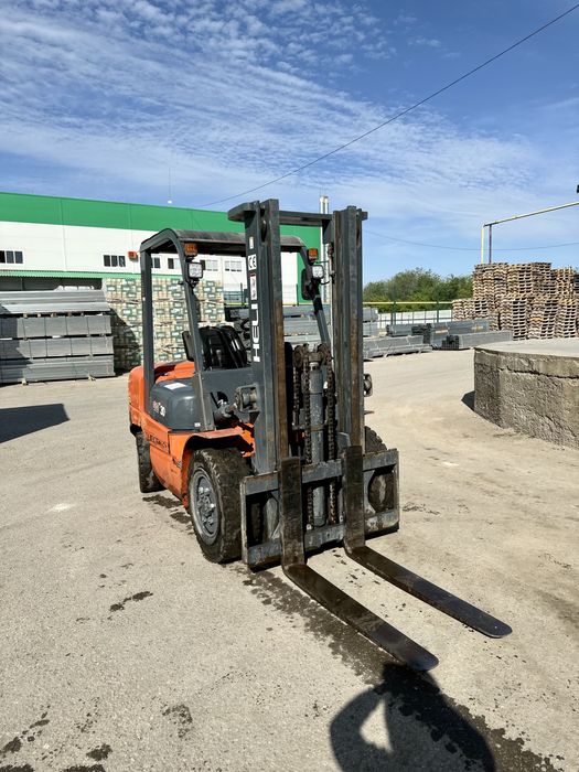 Дизельный вилочный погрузчик