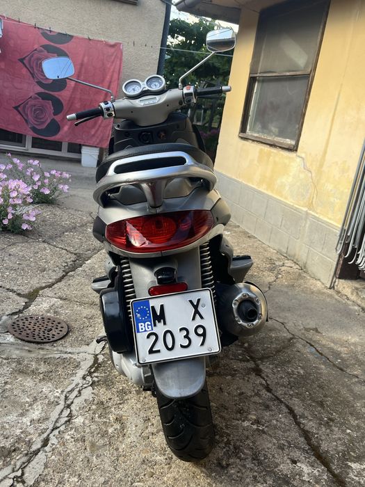 Piaggio Beverly 200