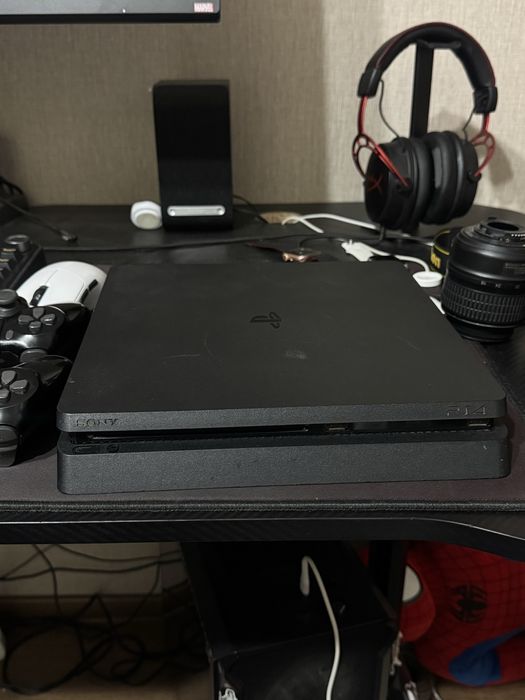 PlayStation 4 slim 1tb