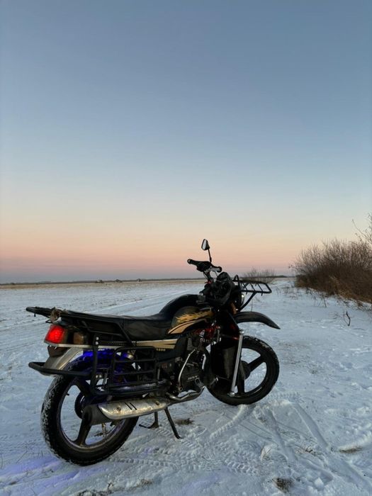 Мотоцикл 200 куб