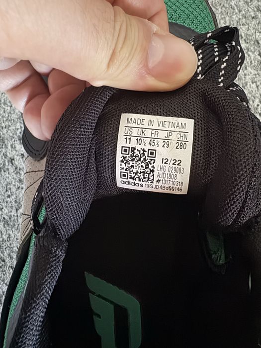 Баскетбольные кроссовки Adidas