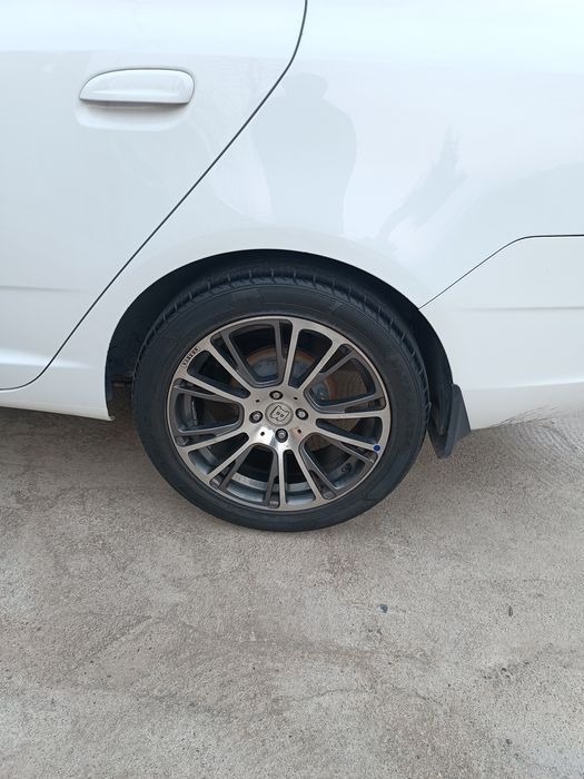 Vossen Diska Balon Brabus Stil 215 50 R17 Holati yaxshi