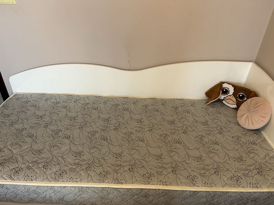 Единично легло с матрак