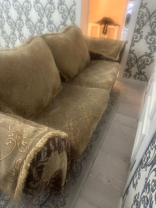 Продам диван и два кресла