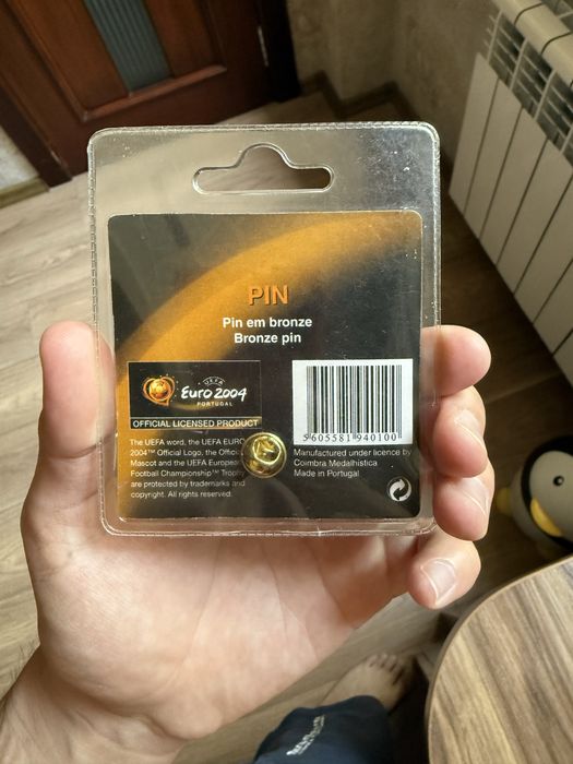 Бронзовая булавка Euro 2004
