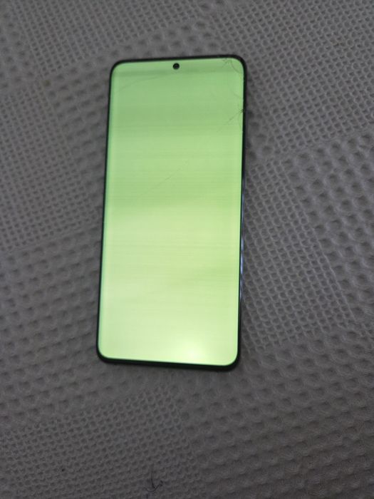 Sаmsung S20 с повреда