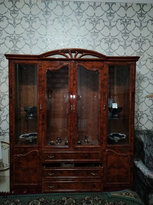 Stenka srochna sotiladi