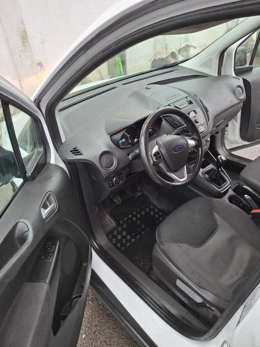 Ford Transit Courier 2019, 105000km, autoutilitara