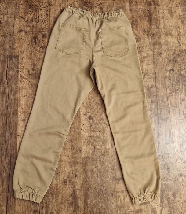 Pantaloni joggers