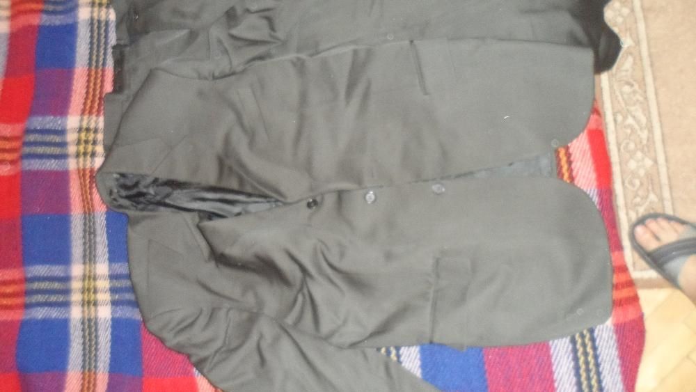 Продавам ВИП мъжки костюм - размер номер = 50 =