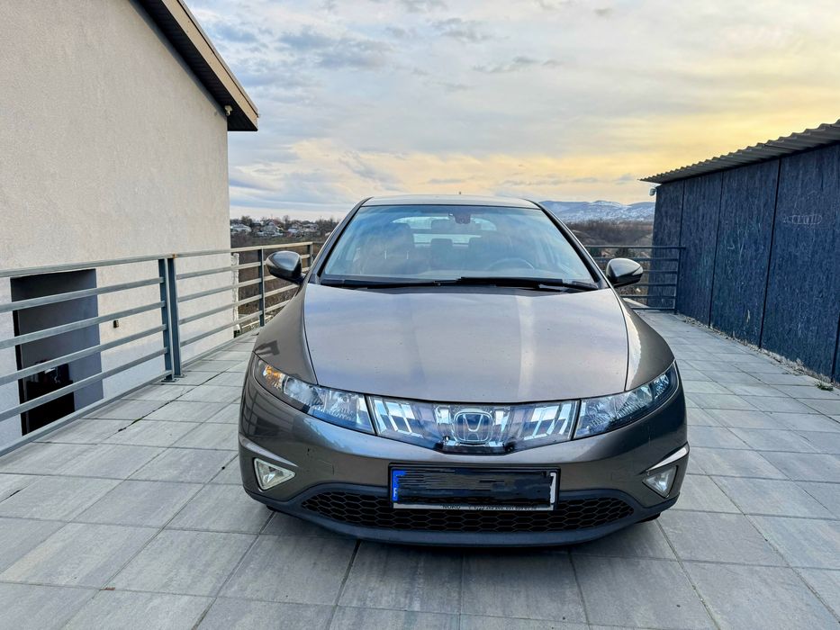 Vand Honda civic 1.8 benzina , 140 cai, 200k km