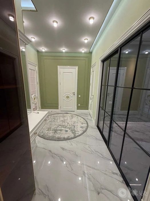 Сдаётся 3-комн ЖК Пойтахт гавхари, Алайский рынок, 100 м²
